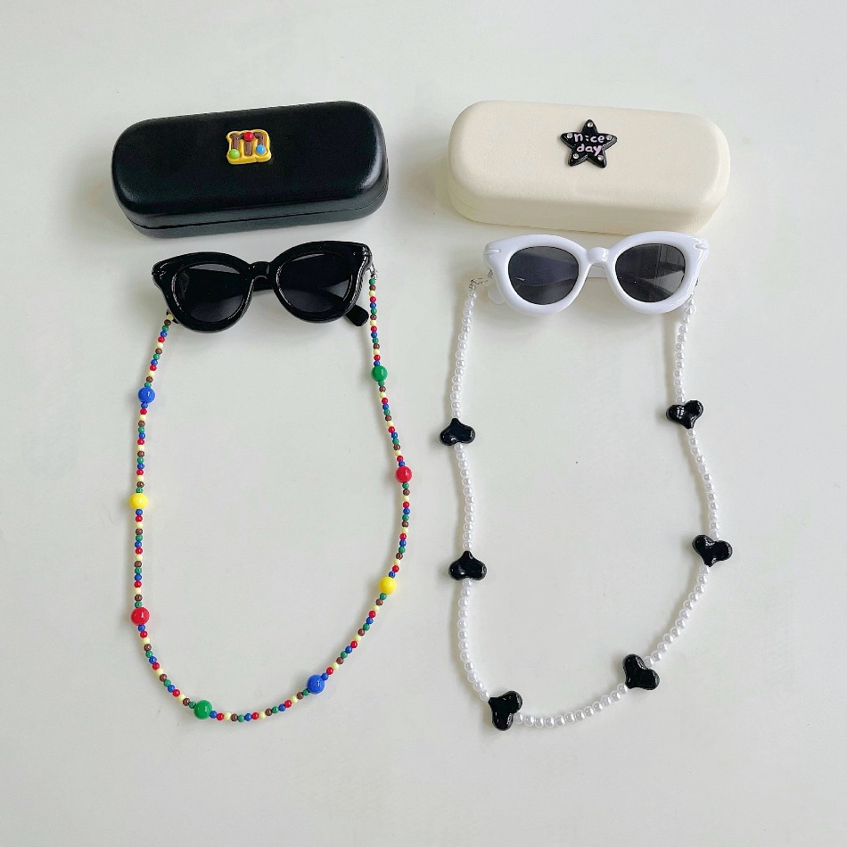 نظارات شمسية للفتيات الصغيرات  - مراجعة Sunglass Retainer Cord وسعره