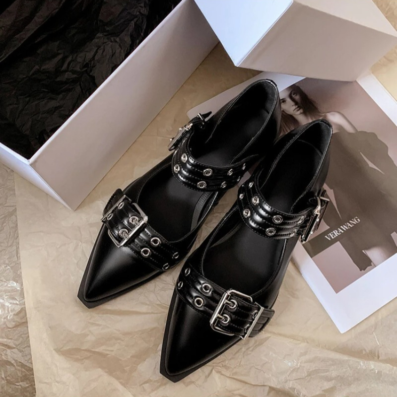 أحذية نسائية مصمم فاخر كعب منخ - مراجعة Casual Sandal Leather وسعره